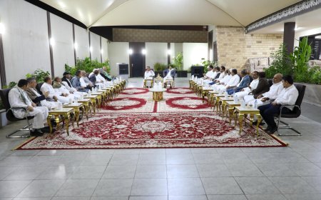 د. عبدالله العليمي عضو مجلس القيادة الرئاسي يلتقي بقيادات التكتل الوطني للأحزاب والمكونات السياسية