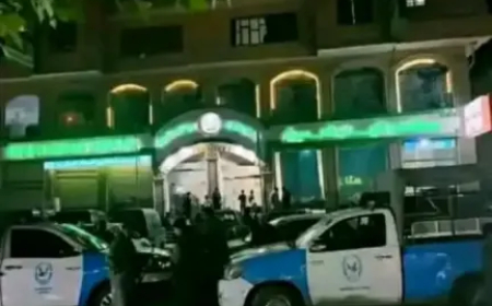 مسلحون قبليون يحاصرون مستشفى في صنعاء بعد وفاة طفلة بـ”إهمال طبي”