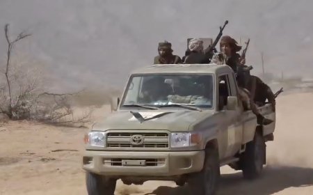 قوات العمالقة الجنوبية تقضي على مجاميع حوثية مهاجمة في منطقة الجفرة بمأرب.