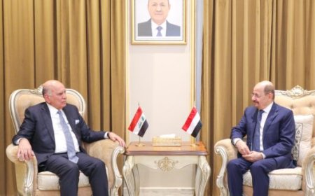 وزير الخارجية وشؤون المغتربين يبحث مع نظيره العراقي تعزيز العلاقات الثنائية والتحضيرات للقمة العربية
