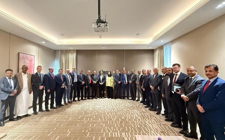 تكتل الأحزاب اليمنية يدعو بريطانيا إلى لعب دور فاعل في دعم الحكومة لإنهاء الانقلاب الحوثي