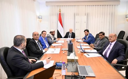 مجلس القيادة الرئاسي يجتمع برئيس مجلس الوزراء