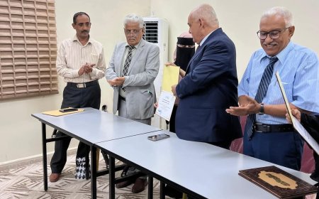 - بمناسبة عيد العمال...وزير الخدمة المدنية والتأمينات يكرم عدد من موظفي الوزارة والمؤسسات والهيئات التابعة للوزارة