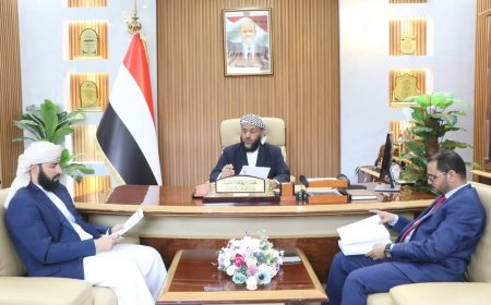 وزارة الأوقاف والإرشاد تبدأ عملية تسليم المبالغ المستردة لحجاج اليمن عن موسم ١٤٤٦ه