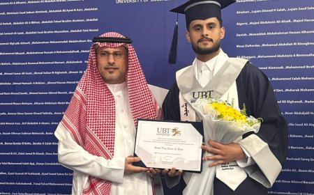 مبارك  التخرج  للطالب رشيد طارق قاسم عثمان البكري