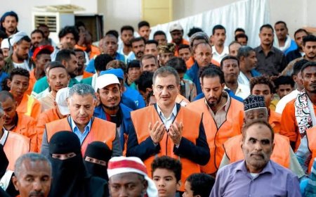 المحافظ لملس يكرّم العمال المبرزين بصندوق النظافة والتحسين في العاصمة عدن بمناسبة عيد العمال