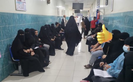 لخدماتها الطبية النوعية المجانية،، إقبال غير مسبوق على عيادات كلية طب الأسنان عدن 
