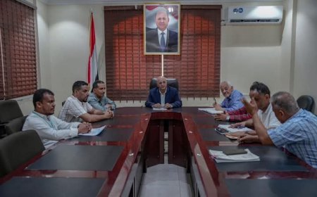 وزير المياه والبيئة يوقع اتفاقية لإعادة تأهيل مصادر مياه في أبين