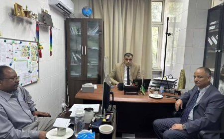 المستشار الأحمدي يلتقي نظيره الليبي في بكين