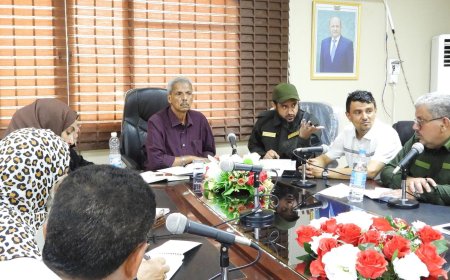 اللجنة الوطنية للتحقيق ومحافظ لحج يناقشان مستجدات حقوق الإنسان وأوضاع السجون في المحافظة