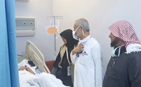 نائب وزير الصحة يتفقد حالات مرضية لحجاج يمنيين في المدينة المنورة