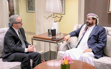 العرادة يبحث مع سفير الاتحاد الأوروبي مستجدات الأوضاع في اليمن