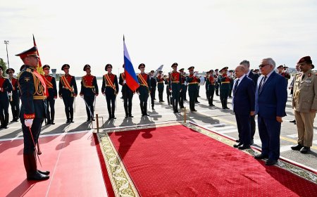 رئيس مجلس القيادة يصل موسكو للبحث في العلاقات الثنائية وتطورات اليمن والمنطقة