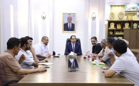 وزير الشباب والرياضة يلتقي إدارة نادي شباب أكتوبر بمحافظة شبوة