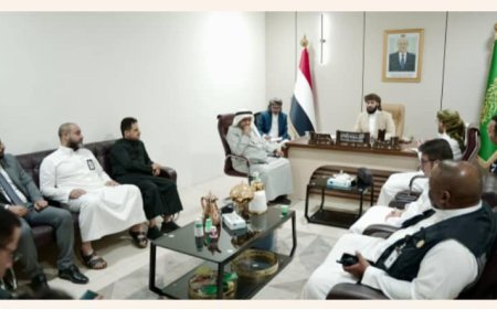 الرباش يعقد اجتماعًا لمناقشة تصعيد الحجاج اليمنيين وتنظيم النقل بين المشاعر المقدسة