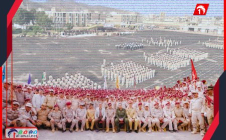 عرض عسكري مهيب في عدن..  الكلية الحربية تخرج الدفعة الثالثة جامعيين