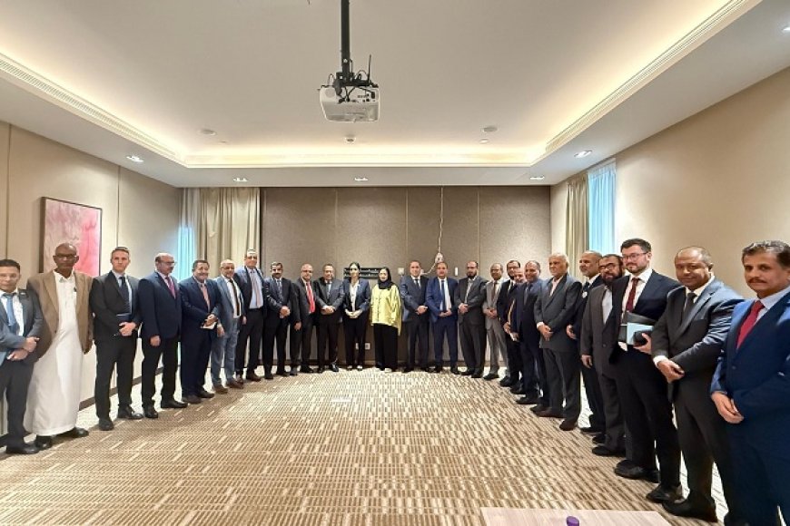 تكتل الأحزاب اليمنية يدعو بريطانيا إلى لعب دور فاعل في دعم الحكومة لإنهاء الانقلاب الحوثي