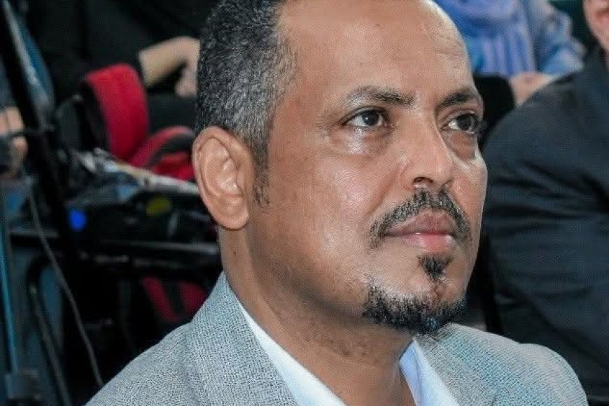 أسرة المدير التنفيذي لمؤسسة معد كرب فتحي عبدربه تدين استمرار احتجازه منذ ما يقارب الشهر في مقر قوات الحزام الأمني