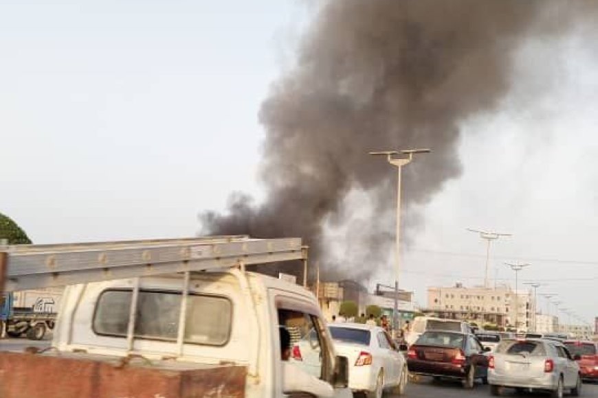 نشوب حريق هائل في مستودع وسط الغيضة بالمهرة
