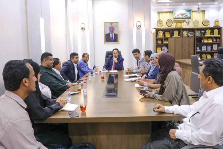 الوزير البكري يناقش مع نادي رجال الأعمال سبل تعزيز العلاقات المشتركة