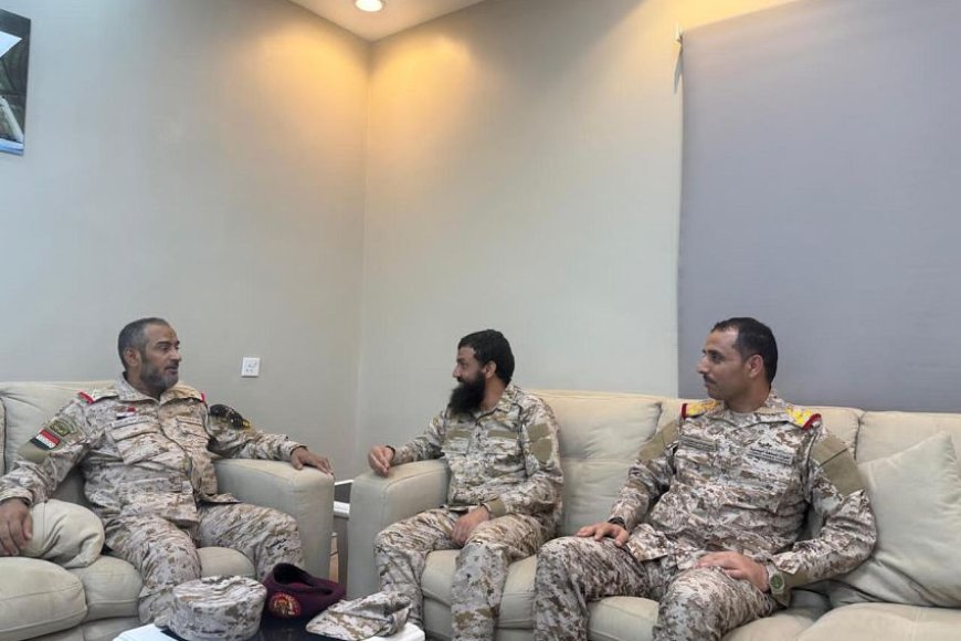 رئيس هيئة الأركان العامة يطلع على الأوضاع الميدانية في محور مران