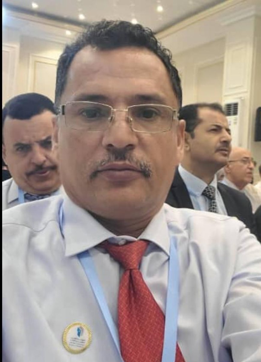 أكاديمي بجامعة عدن يناشد من يدير المشهد السياسي اليمني بإقالة مجلس القيادة الرئاسي والحكومة