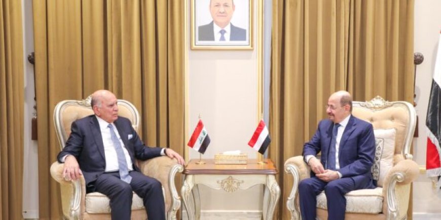 وزير الخارجية وشؤون المغتربين يبحث مع نظيره العراقي تعزيز العلاقات الثنائية والتحضيرات للقمة العربية