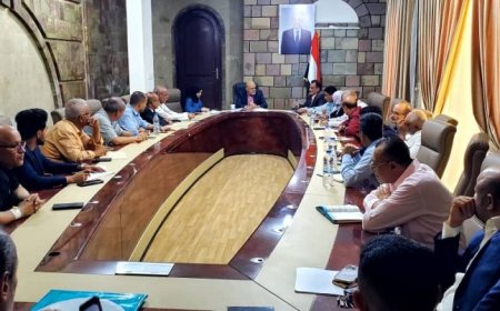 محافظ تعز يوجه بتنفيذ خطة الإستجابة الطارئة لمواجهة الأوبئة المنتشرة