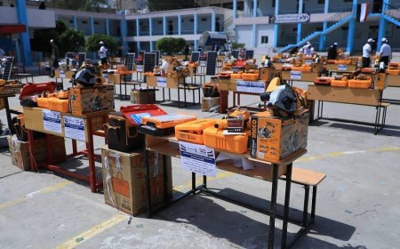 تعز: تسليم مشاريع التمكين الاقتصادي لطلاب وطالبات معهد "احتراف" من أسر الشهداء والجرحى والأسرى