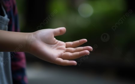 بسبب تعذيب على يد جديه.. وفاة طفل عمره عامان