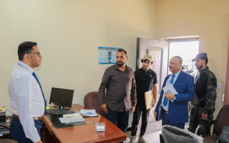 وزير النقل يتفقد مستوى الانضباط الوظيفي في ديوان الوزارة بعد إجازة عيد الأضحى المبارك