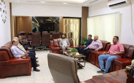 وكيل وزارة النفط والمعادن يتفقد الانضباط الوظيفي في شركة النفط اليمنية ومؤسسة النفط والغاز عقب إجازة عيد الأضحى