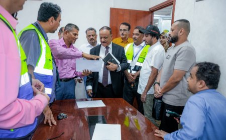 وزير النقل يتفقد سير العمل بميناء الحاويات ومستوى الانضباط الوظيفي عقب إجازة عيد الأضحى المبارك 