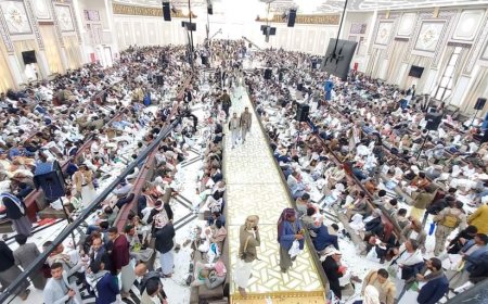 اب يمني يتزوج في حفل زفاف أولاده الأربعة ..  ( صور )