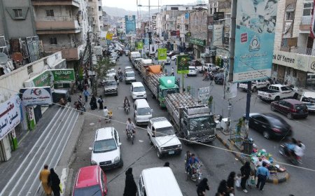 وكلاء الغاز في تعز يواصلون اعتصامهم المفتوح للمطالبة بوقف احتجاز المقطورات