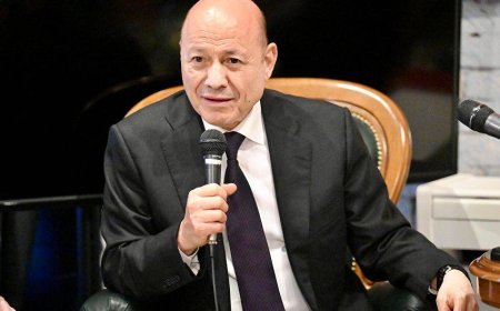 قال إن الأولوية للملف الاقتصادي والتحديات الخدمية.. العليمي يوجه طلبا للمكونات اليمنية