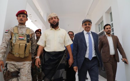 نائب وزير الأوقاف يتفقد سير العمل في قطاعات الوزارة بعدن