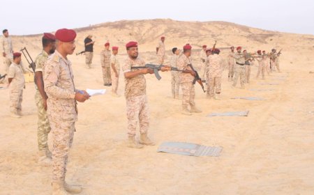 المدرسة القتالية  تنفذ مشروع الرماية بالذخيرة الحية لرفع كفاءة الضباط