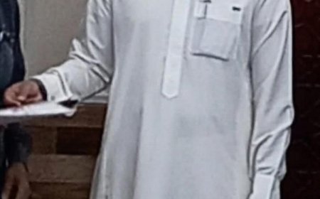 عدن.. قوة أمنية تختطف الشيخ محمد الكازمي وتطلق النار داخل المسجد