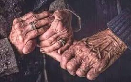 بينما كان يحاول إنقاذ زميله .. أصيب هو و ماتا معاً .. فيديو للحادثة