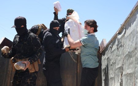 عبارة عن الام مثيرة  للجدل مطبوعة على اكياس مخدرات تم ضبطها .. ماهي العبارة ؟