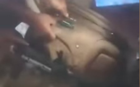 العثور على 40 ألف دولار و 50 ألف سعودي ومجوهرات ثمينة في حقيبة لاحد المسافرين بأبين