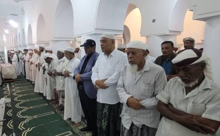 رئيس هيئة الطيران المدني يتقدم جموع المشيعين لجثمان الفقيد المهندس ماهر الحداد