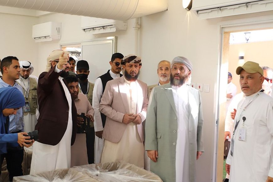 وزير الأوقاف والإرشاد يتفقد مخيمات حجاج اليمن في المشاعر المقدسة