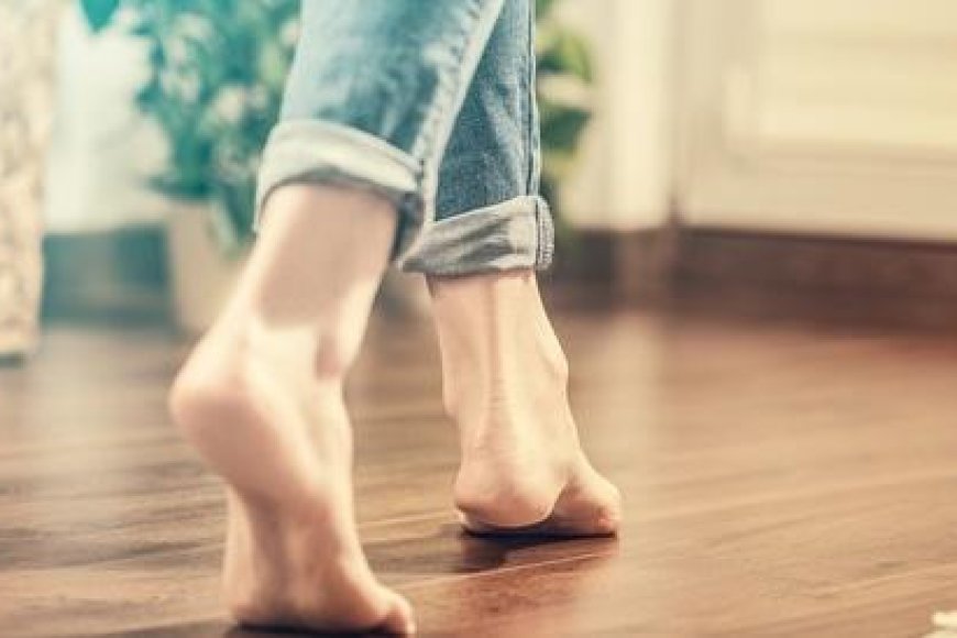 المشي حافي القدمين.. هل صحي ام لا ؟ تعرف على الإجابة