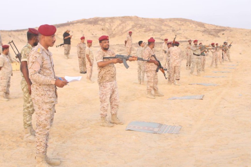 المدرسة القتالية تنفذ مشروع الرماية بالذخيرة الحية لرفع كفاءة الضباط