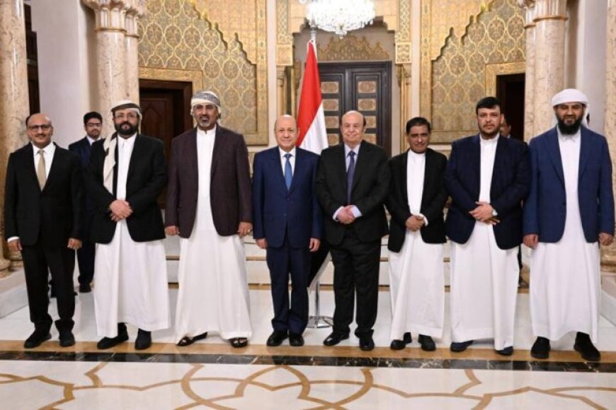 هل يطيح التكتل الخماسي بالعليمي؟.. معركة النفوذ تشتد في مجلس القيادة