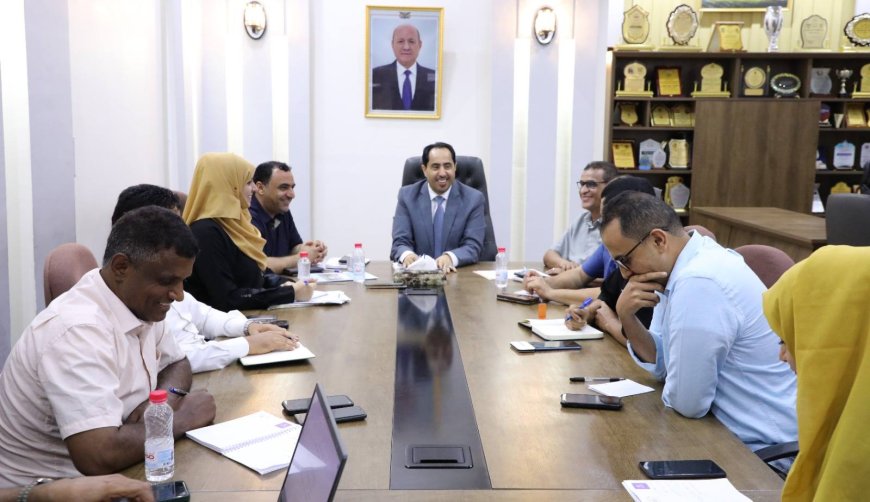 الوزير البكري يلتقي مجموعة العمل الشبابي ويشيد بنجاح حفل تدشين خطة "التمكين"