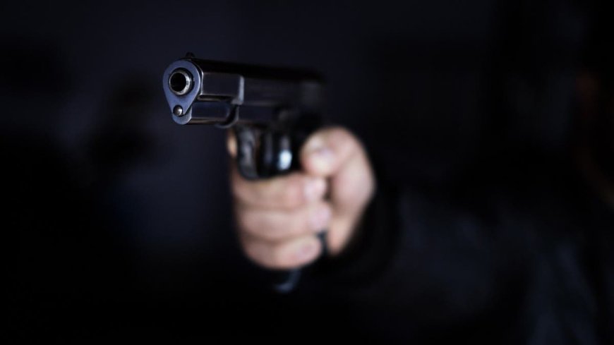 رجل اسعف خمسة للمستشفى و هو مصاب برصاصة في قلبه .. حادثة في بلد عربي