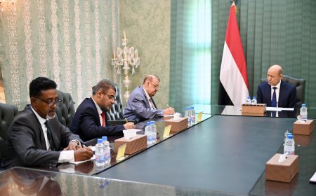 رئيس مجلس القيادة يلتقي رئيس مجلس النواب واعضاء هيئة رئاسة المجلس